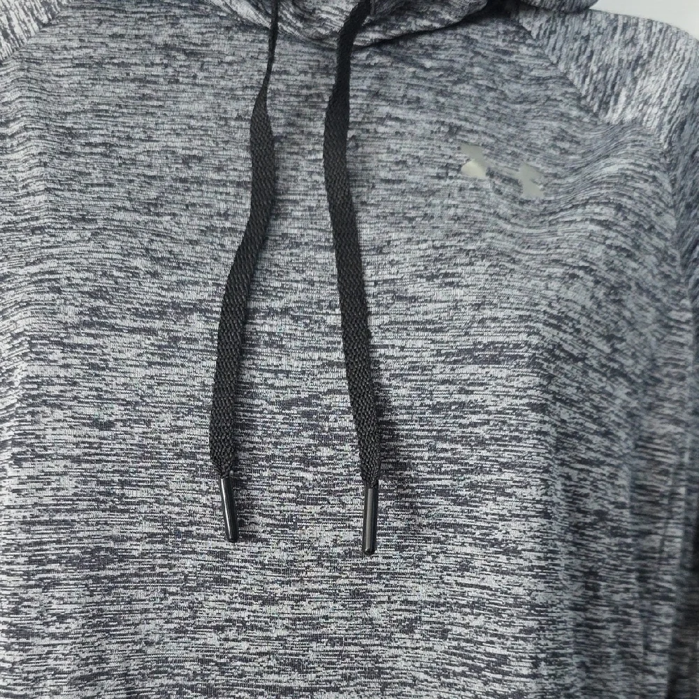 Under Armour Heathered Black Long Sleeve Top - Picture 3 of 4